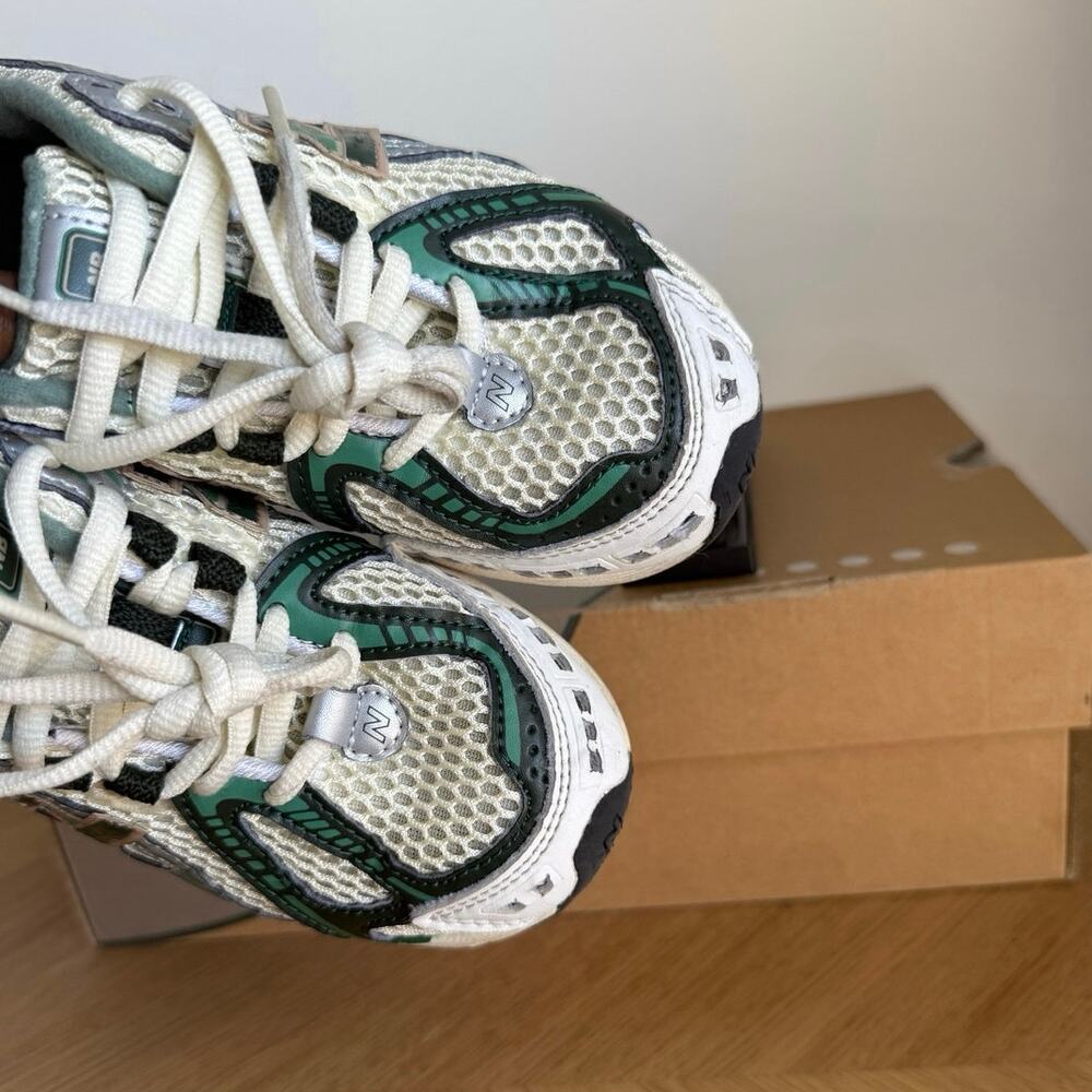New Balance 1906 R ‘Green Metallic’ Kids Sneakers - SZ 1 Y - Picture 8 of 15